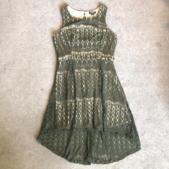 Sequin Hearts | Green Lace Dress - Picture 2 of 6